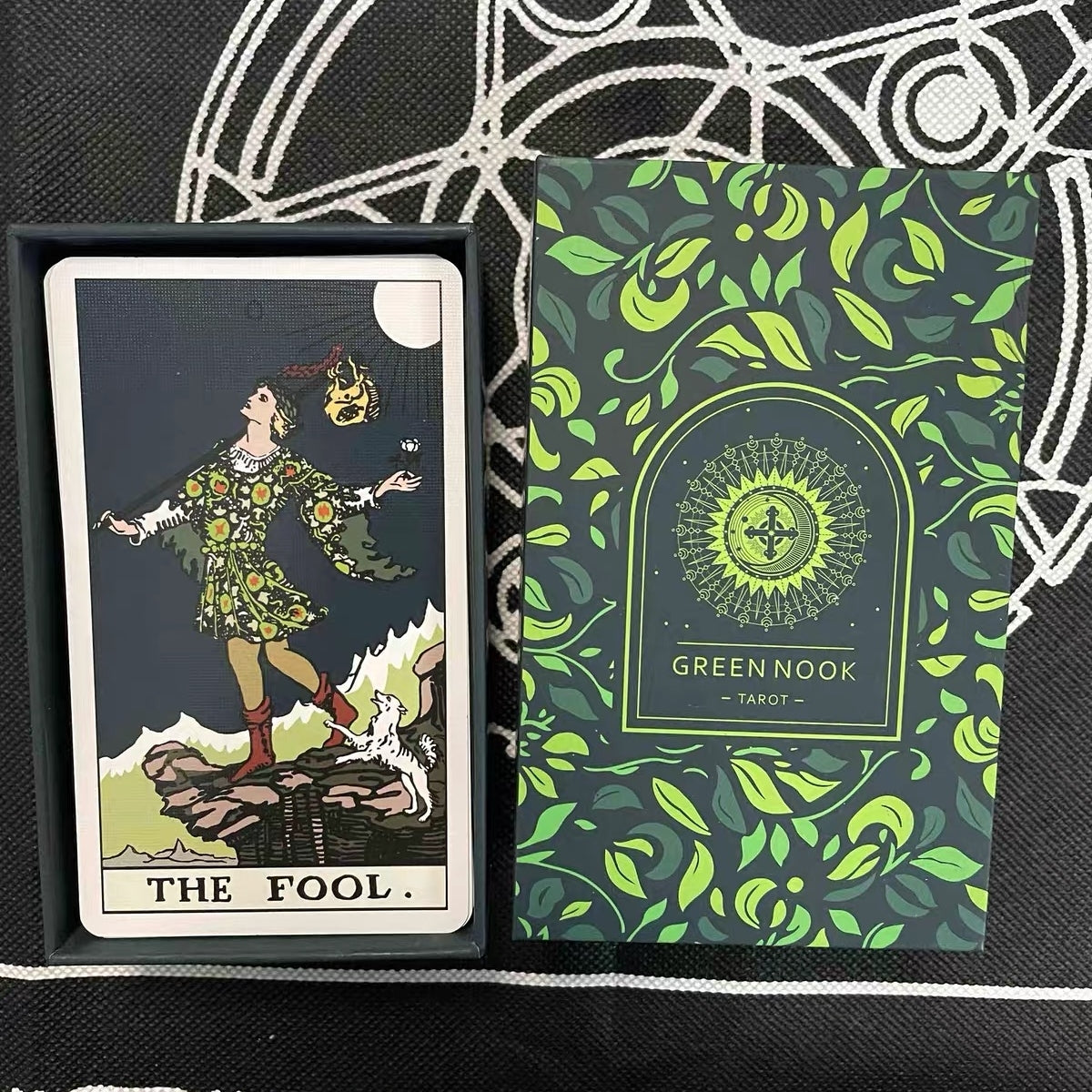 Verdant Leaf Forest Sanctuary Tarot Deck - Green Glitter Gilded 78 Cards